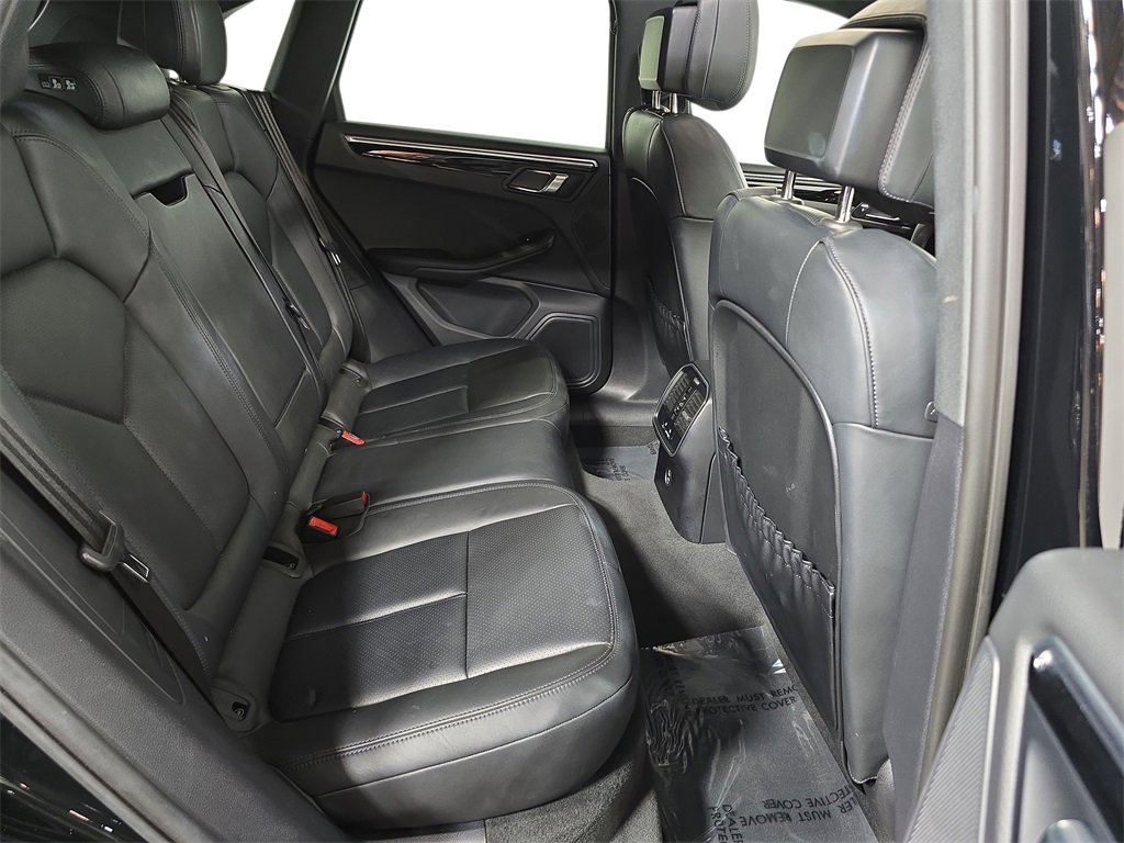 Used 2023 Porsche Macan image 26