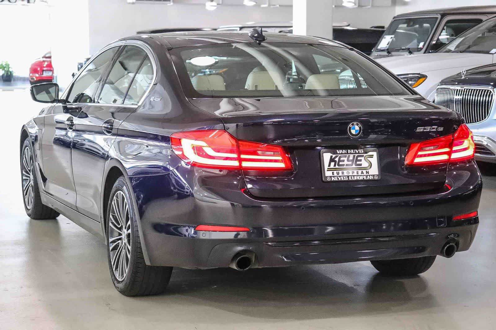 Used 2019 BMW 530e w/ Convenience Package RWD image 2