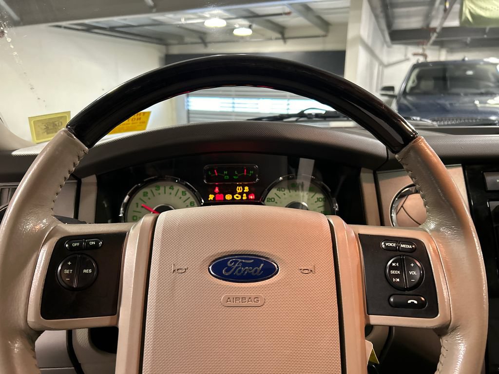 Used 2013 Ford Expedition EL Limited AWD/4WD image 12
