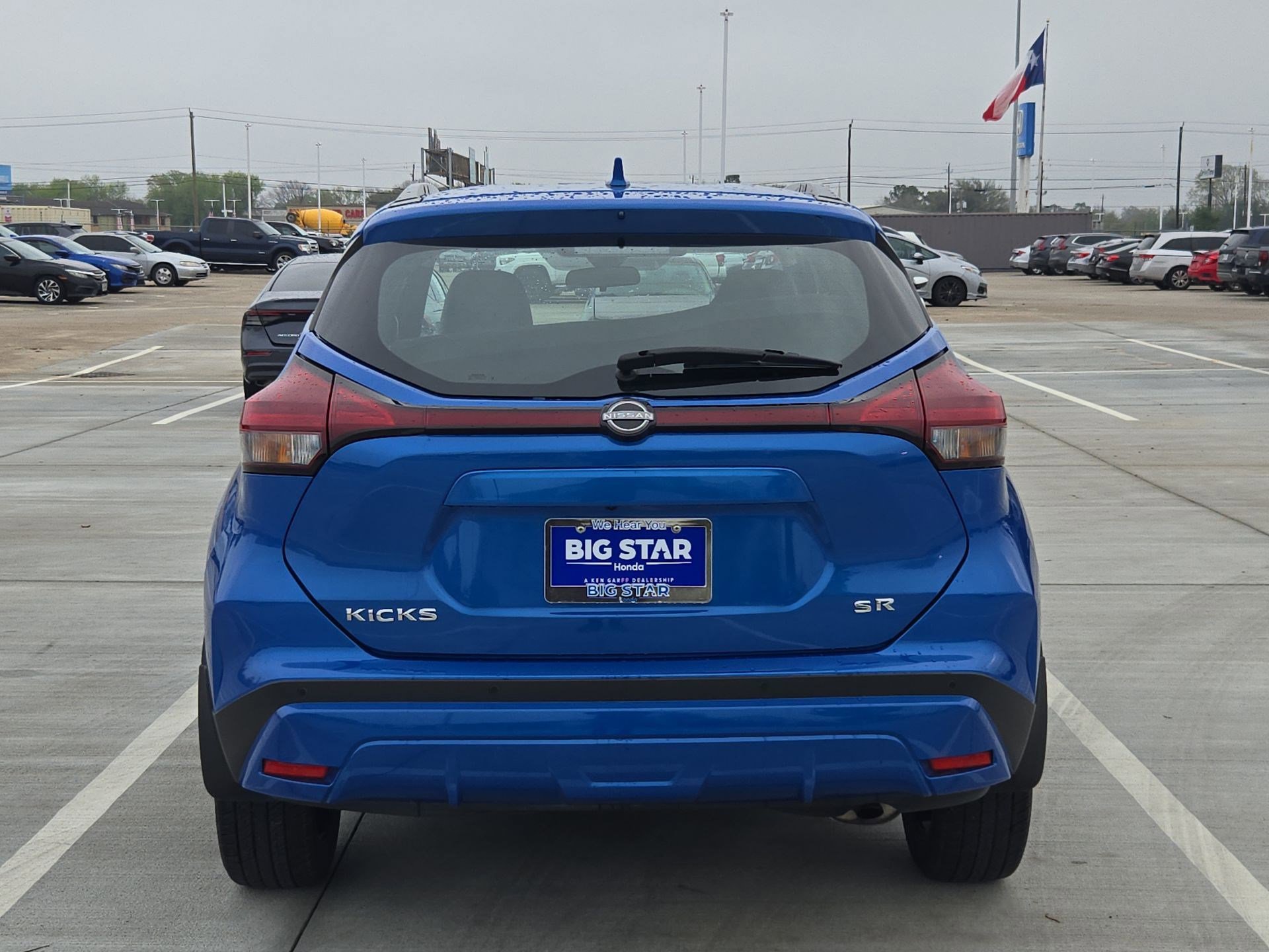 Used 2023 Nissan Kicks SR w/ SR Premium Package image 5