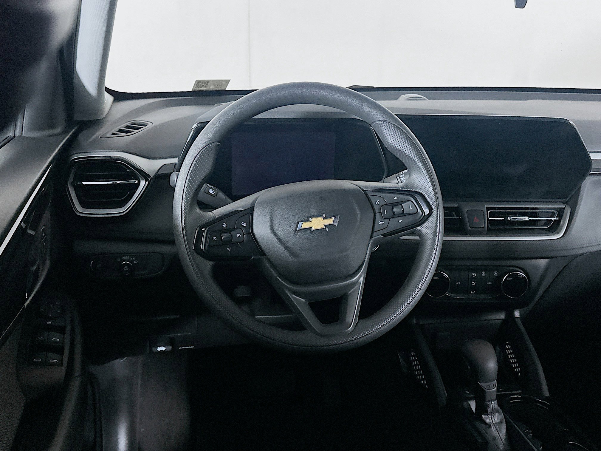 Used 2024 Chevrolet TrailBlazer LS image 18