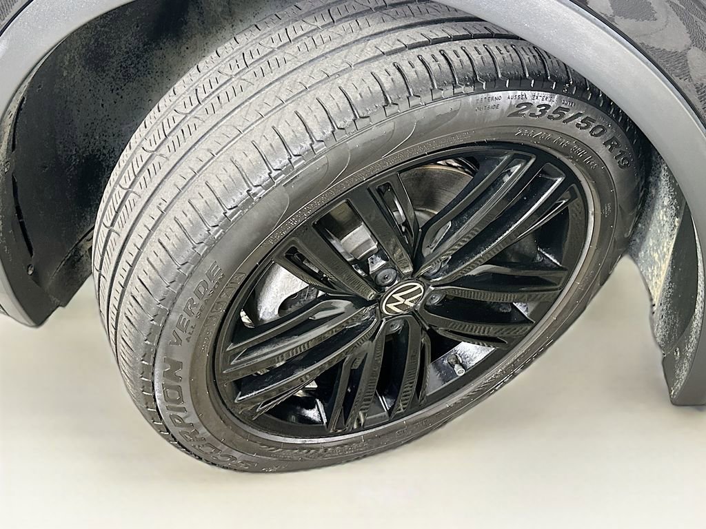 Used 2022 Volkswagen Tiguan SE R-Line FWD image 24