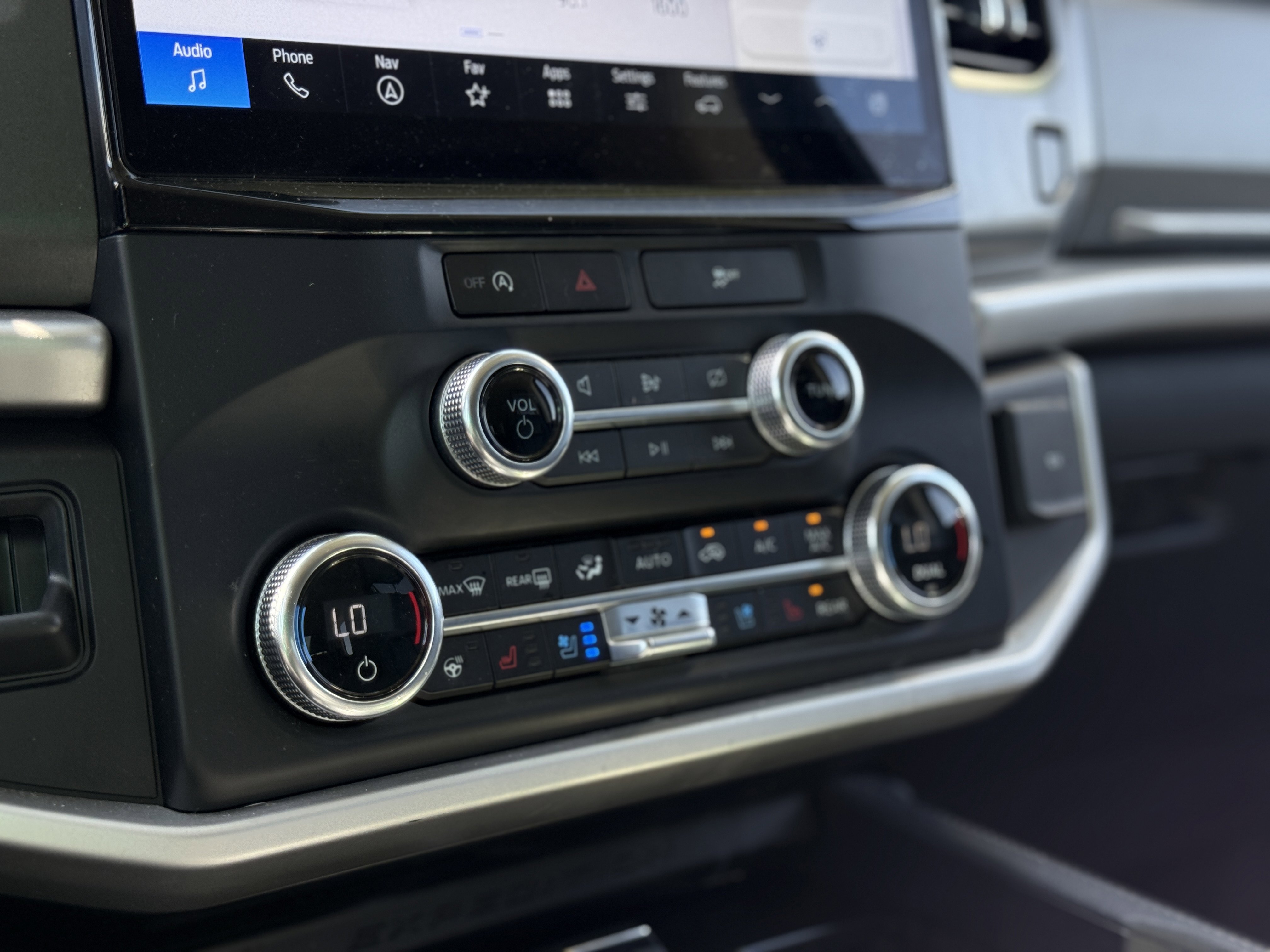 Used 2024 Ford Expedition XLT image 14