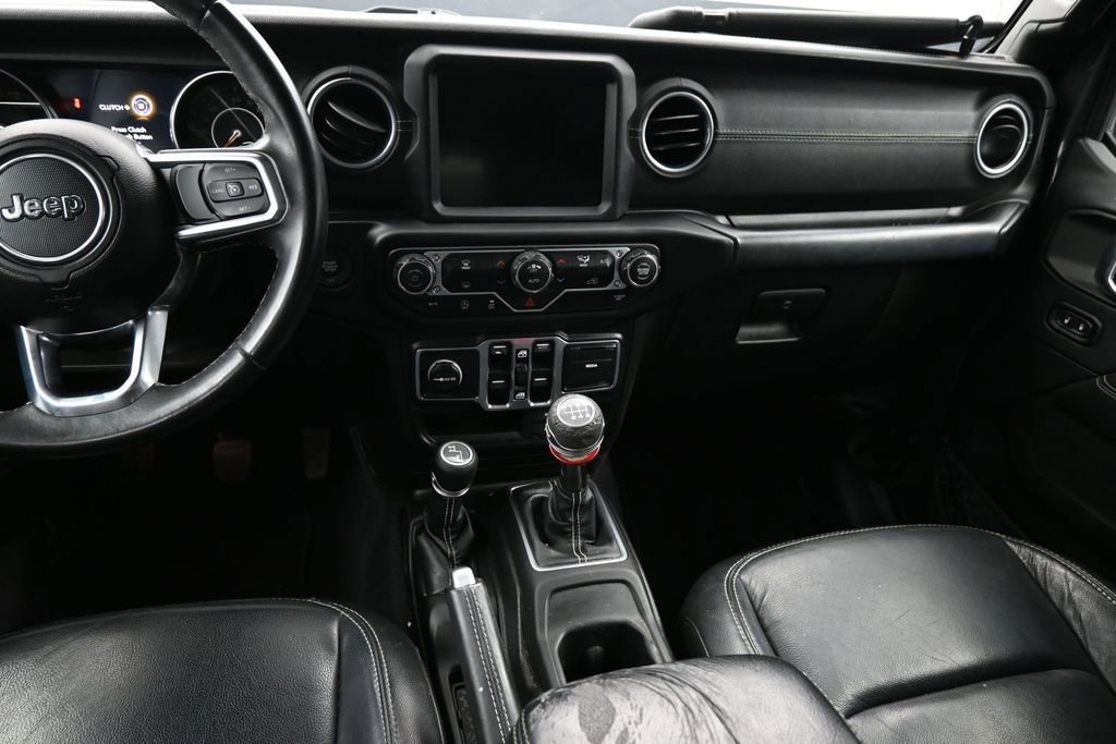 Used 2018 Jeep Wrangler Unlimited Sahara AWD/4WD image 13