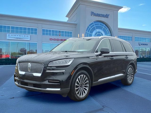 Used 2023 Lincoln Aviator Reserve w/ Equipment Group 201A image 1