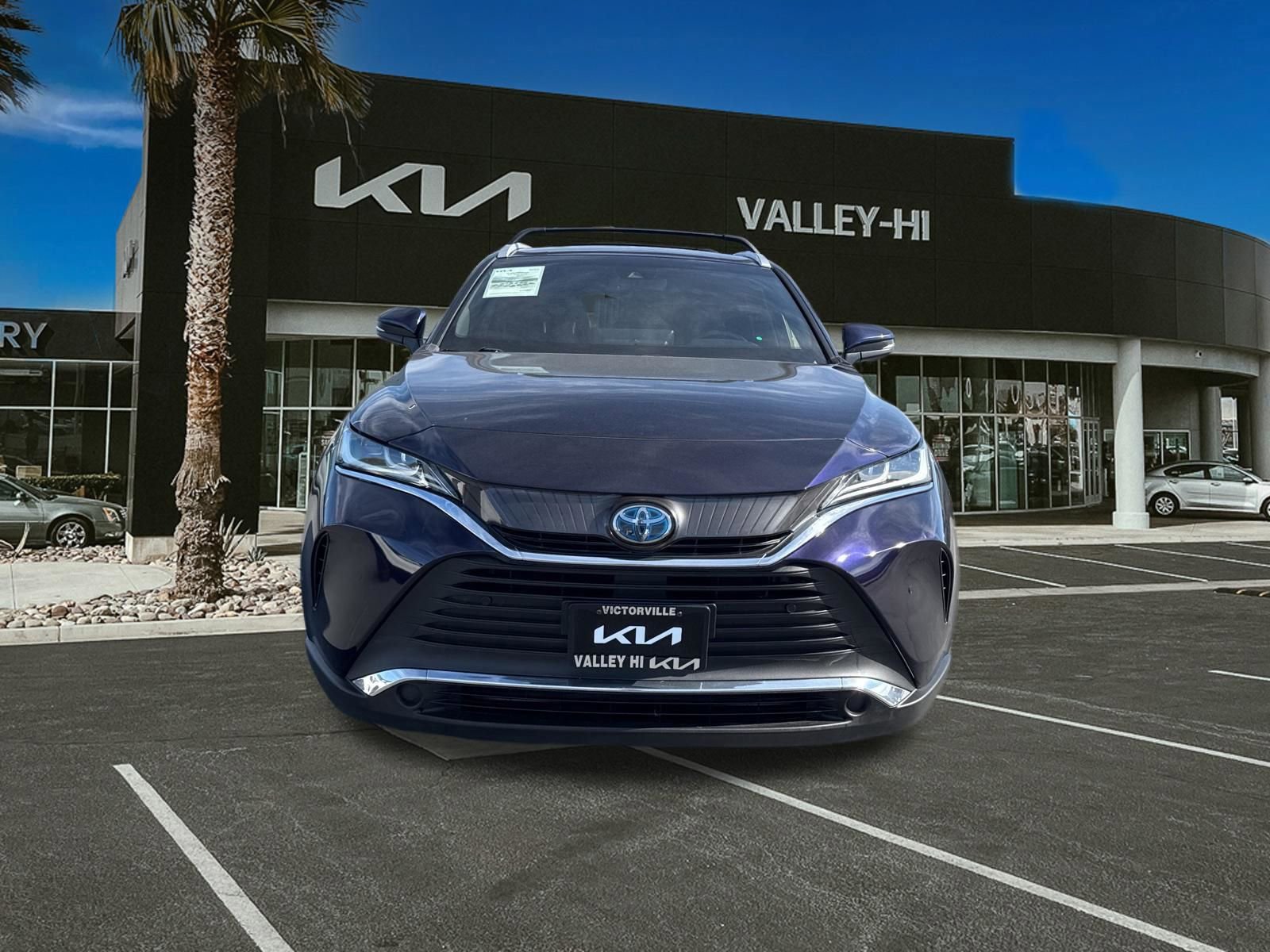 Used 2021 Toyota Venza XLE image 3