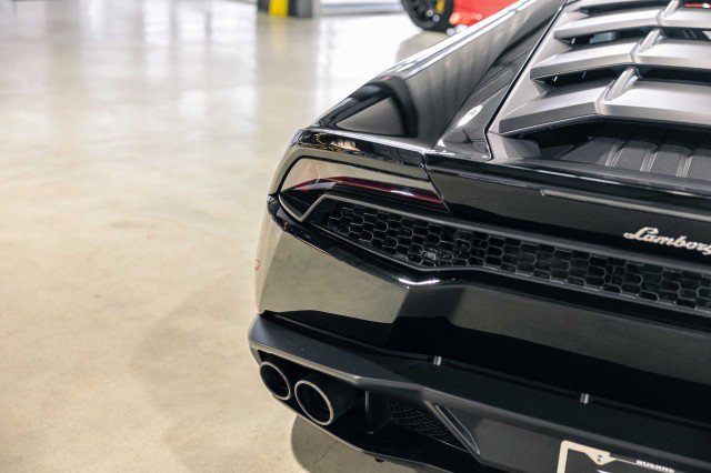 Used 2015 Lamborghini Huracan LP 610-4 image 32
