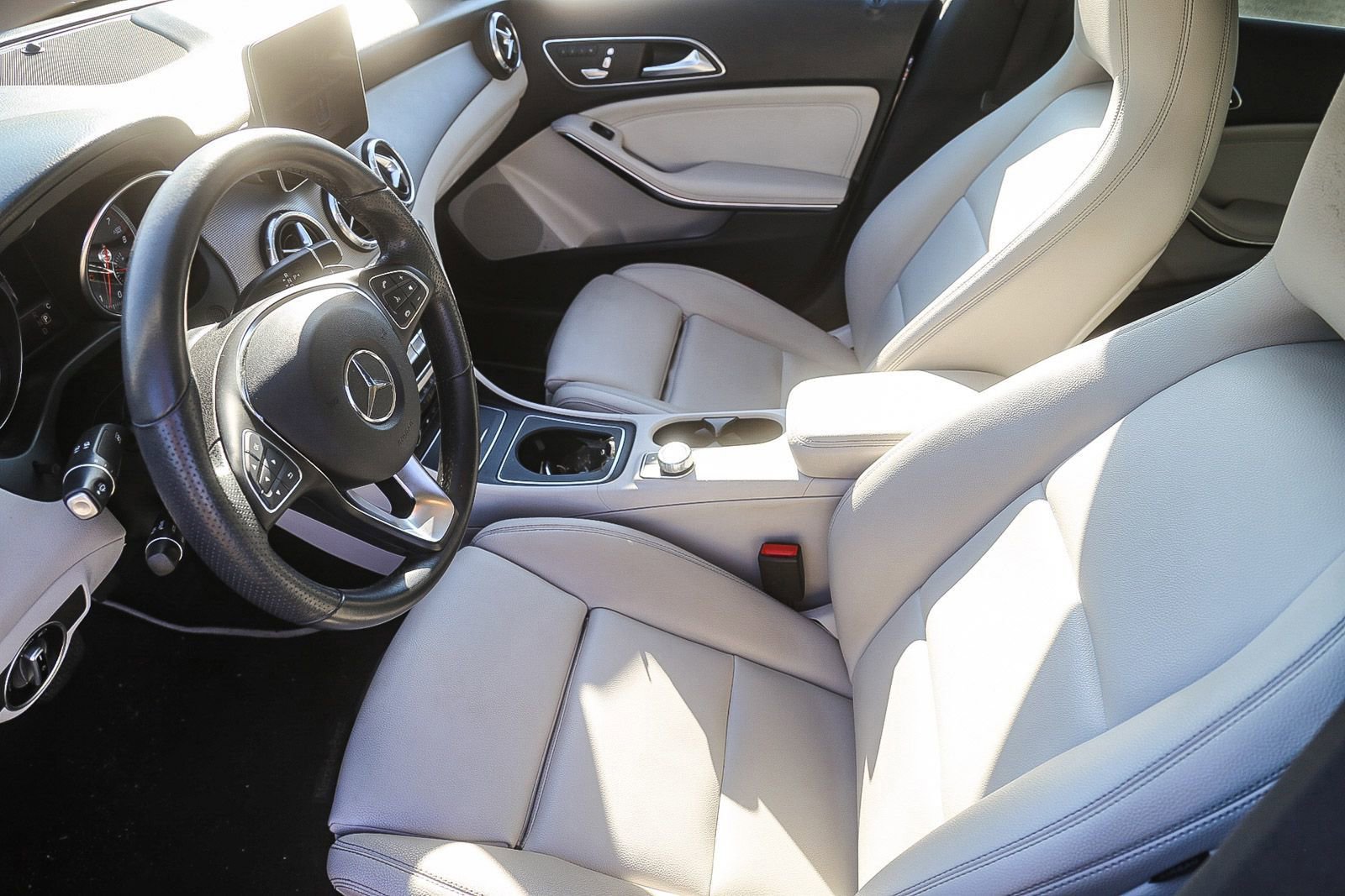 Used 2019 Mercedes-Benz CLA 250 image 5