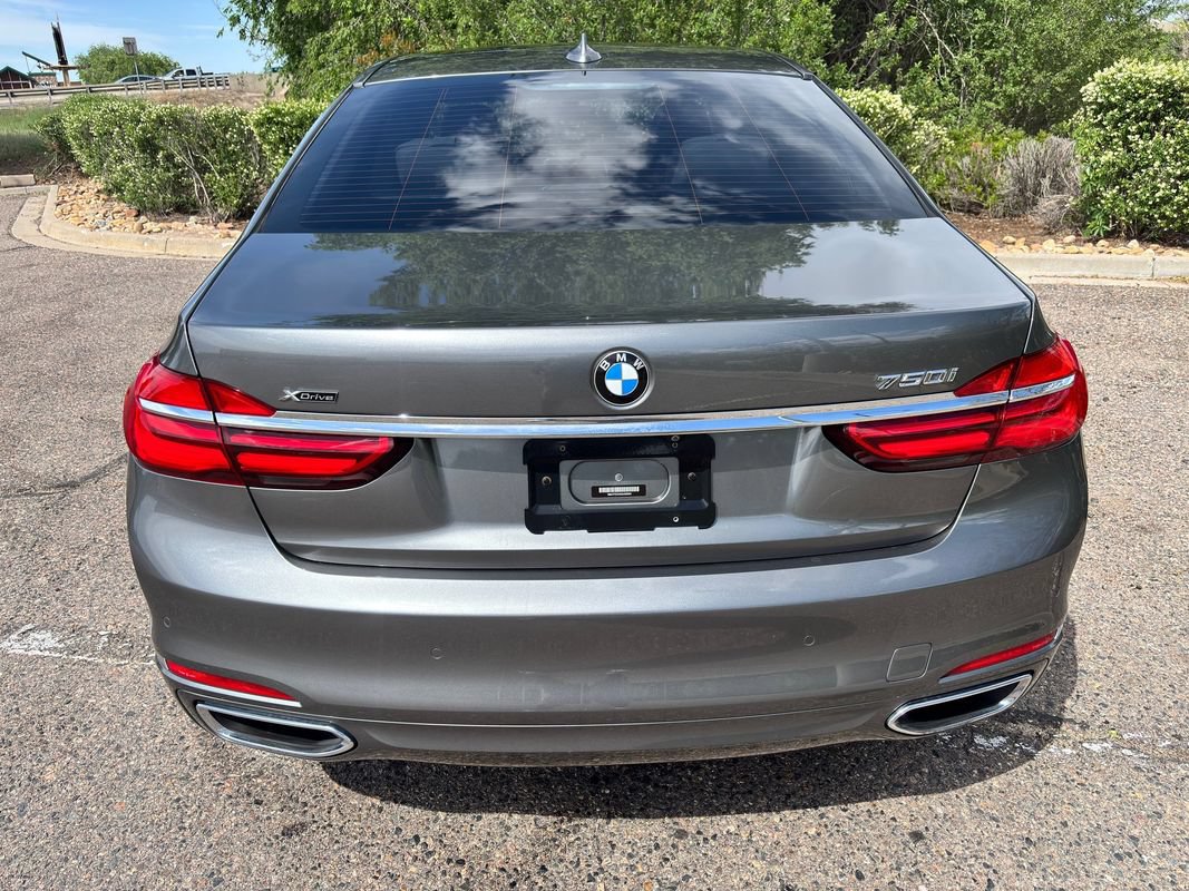 Used 2016 BMW 750i xDrive AWD/4WD image 12