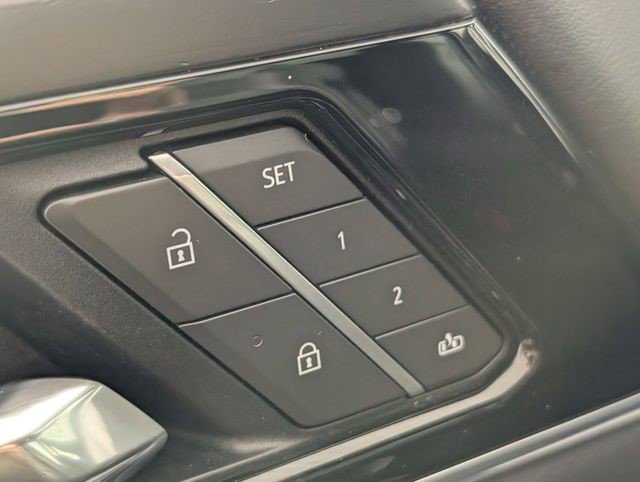 Certified 2025 GMC Yukon XL Denali AWD/4WD image 12