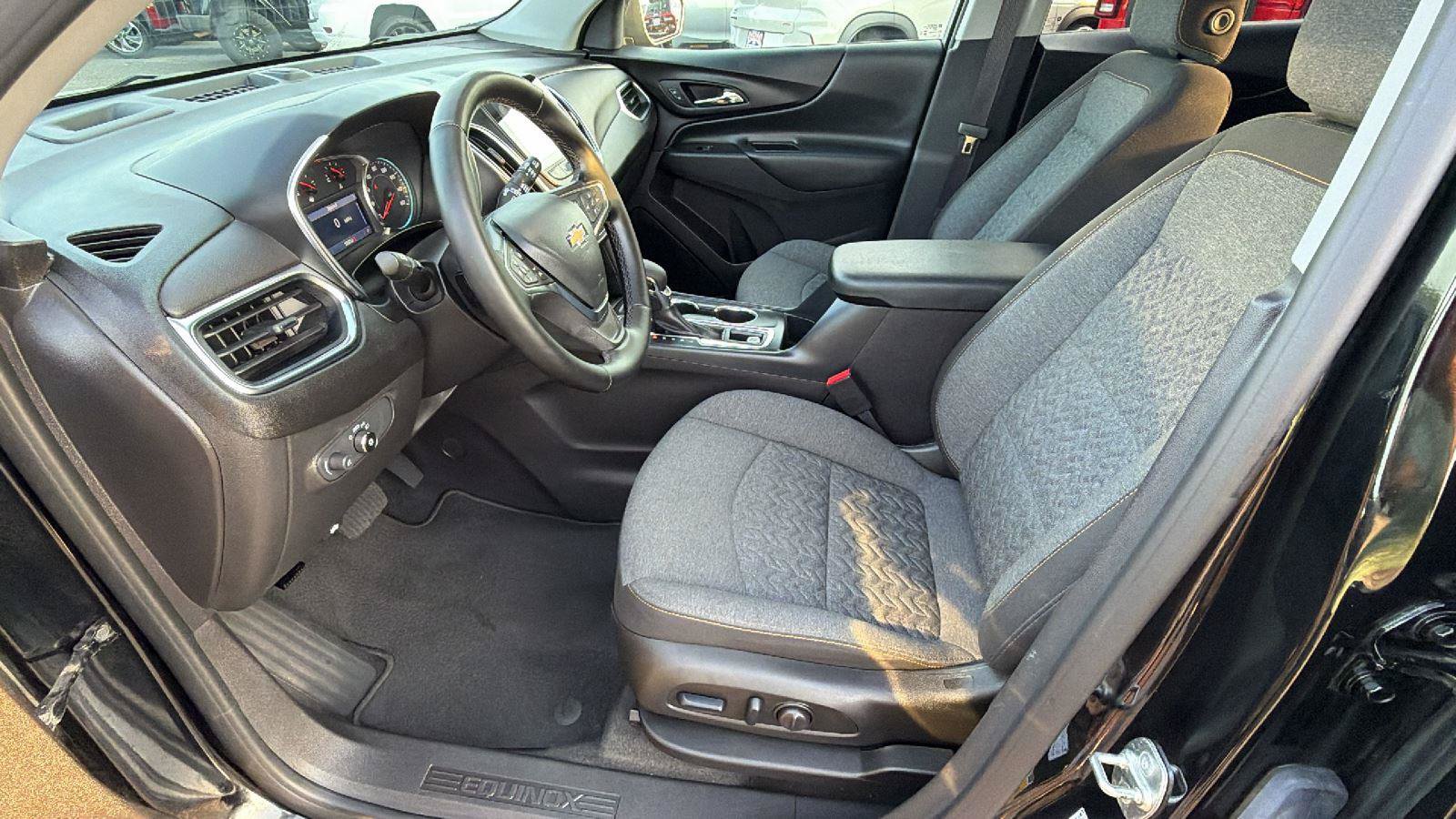 Used 2024 Chevrolet Equinox LT AWD/4WD image 16
