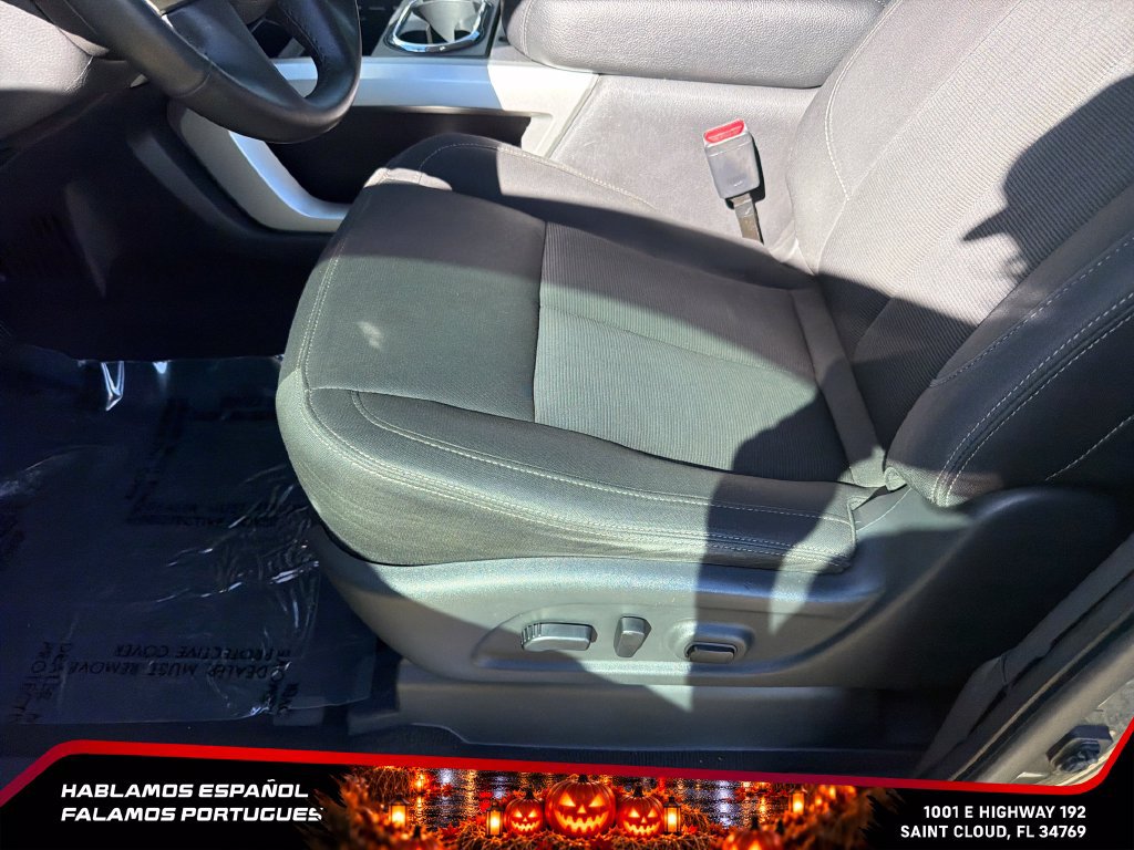 Used 2017 Nissan Titan SV RWD image 16