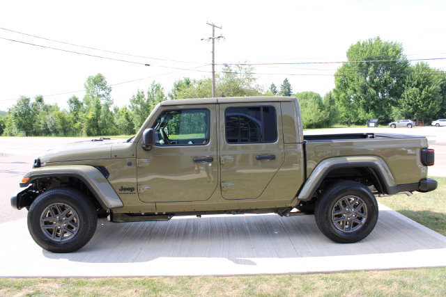 New 2026 Jeep Gladiator Sport AWD/4WD image 30