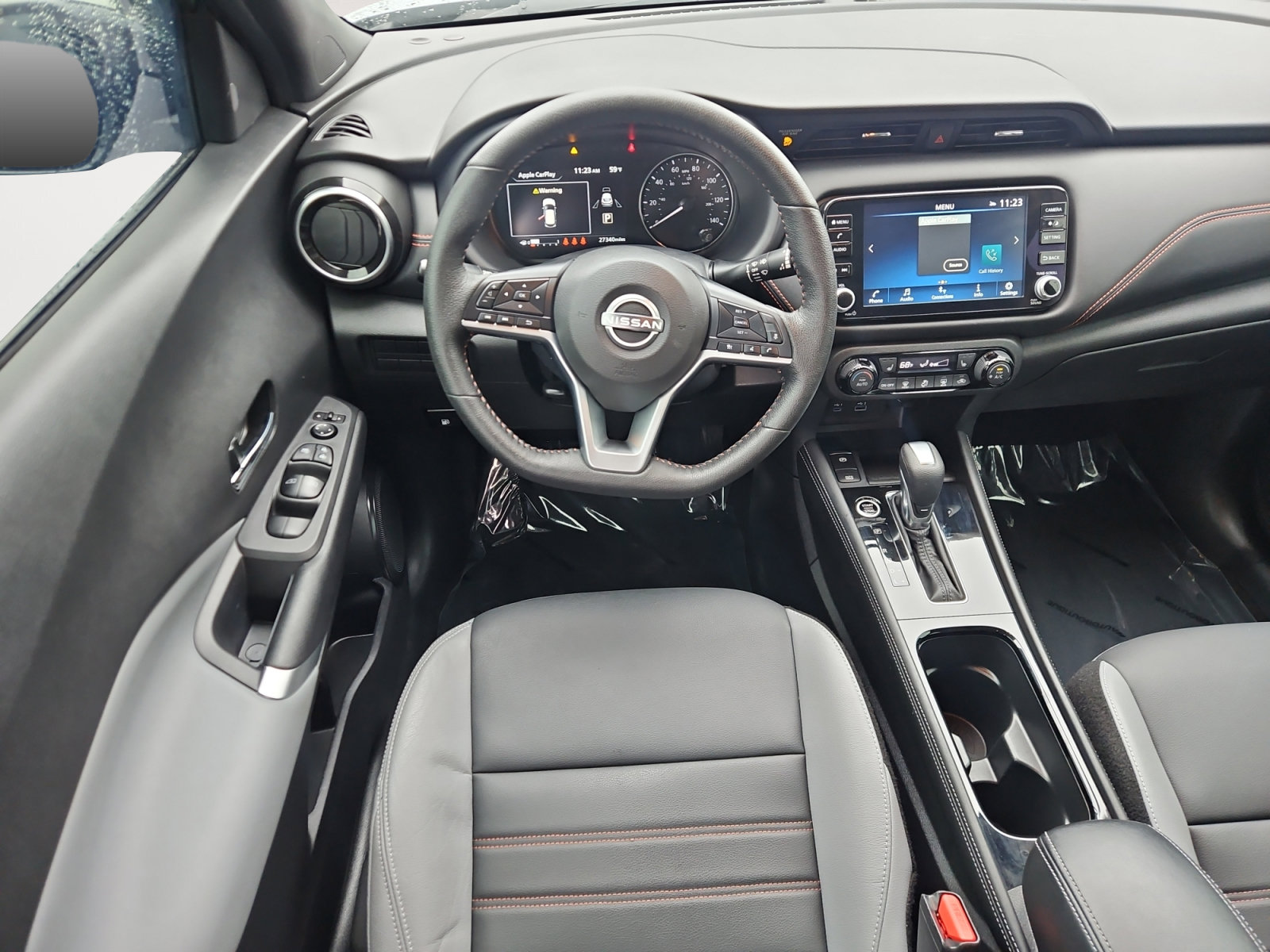 Used 2023 Nissan Kicks SR w/ SR Premium Package FWD image 11