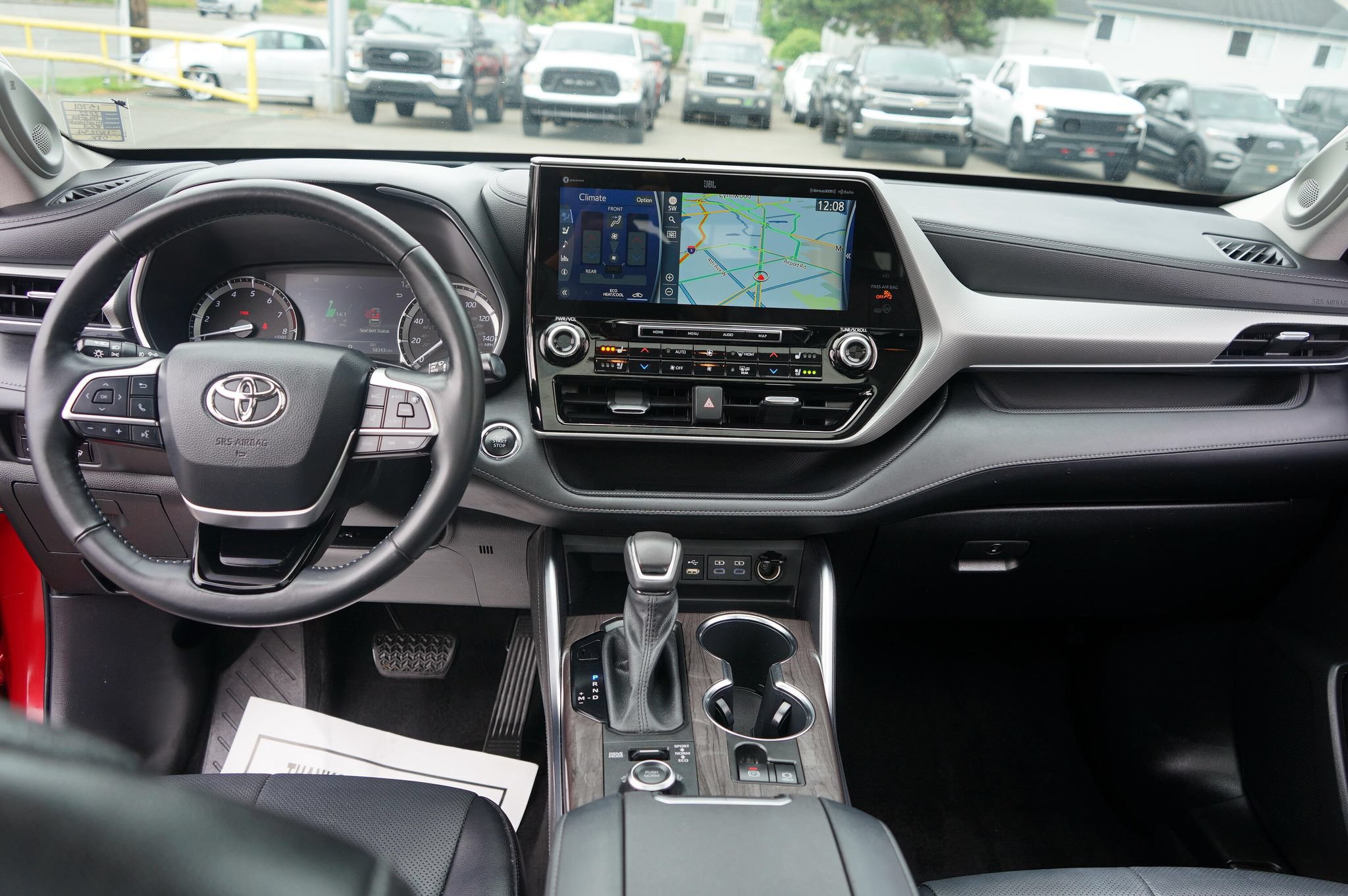 Used 2022 Toyota Highlander Platinum AWD/4WD image 26