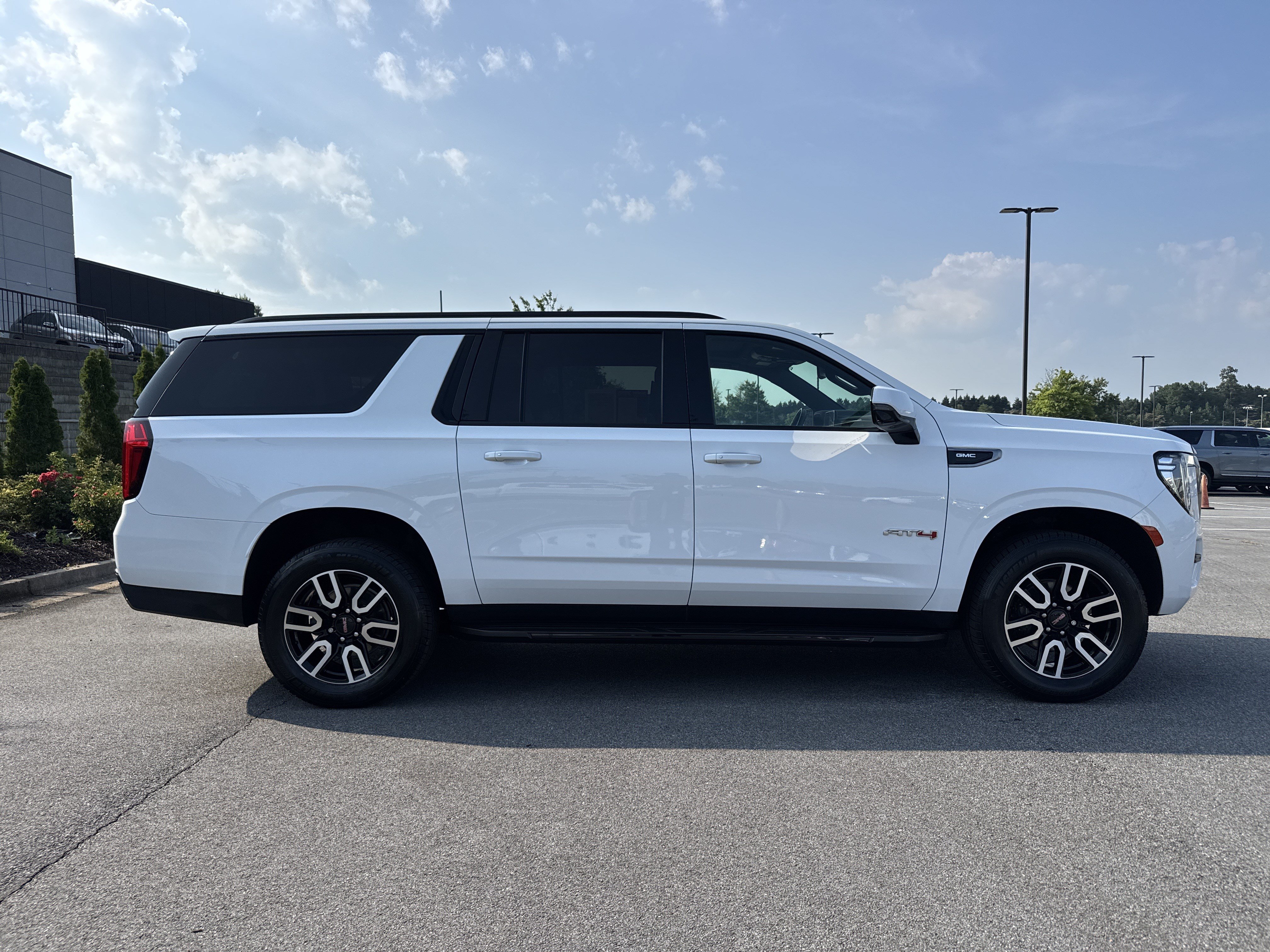 Used 2021 GMC Yukon XL AT4 w/ Rear Media and Nav Package AWD/4WD image 11