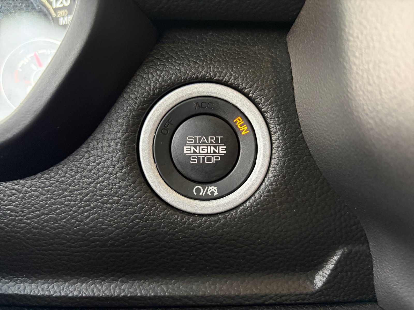 Used 2023 RAM 1500 Laramie AWD/4WD image 30