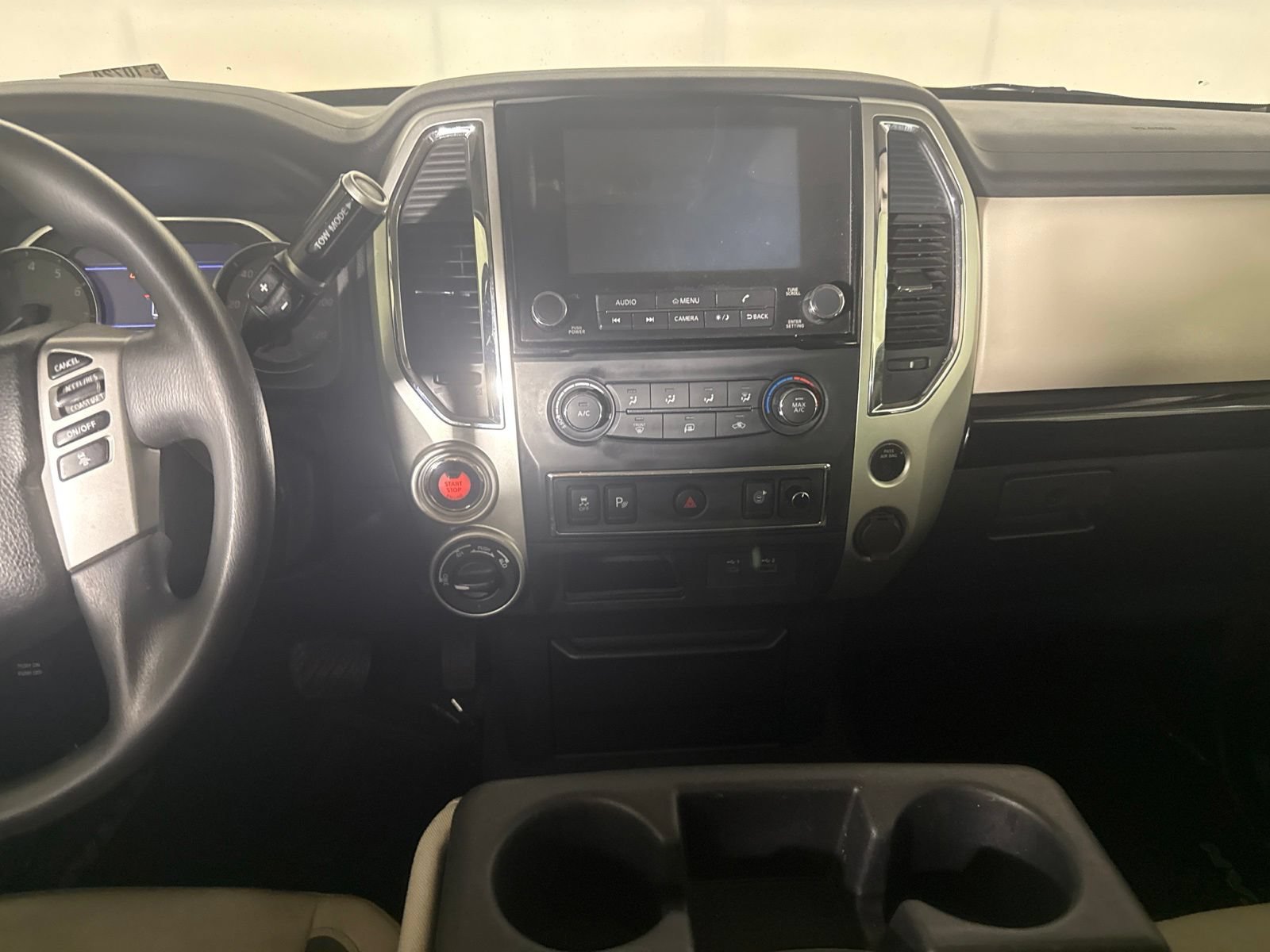 Used 2021 Nissan Titan SV w/ Off Road Protection Package AWD/4WD image 10