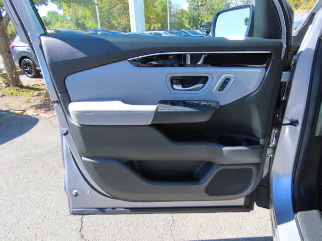 Used 2024 Honda Pilot Touring image 19