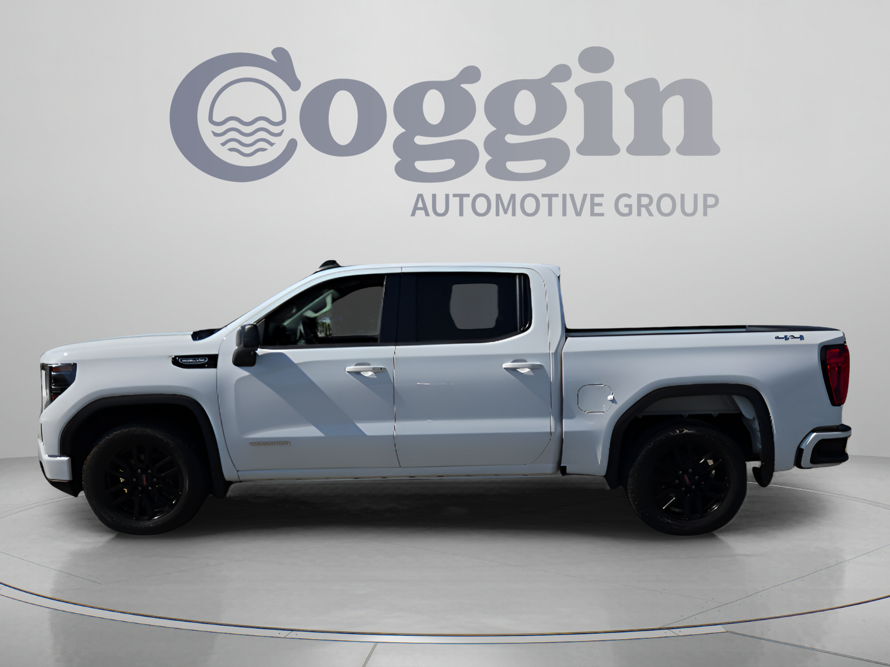 Used 2023 GMC Sierra 1500 Elevation AWD/4WD image 2