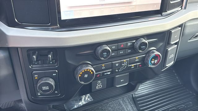 New 2027 Ford F250 XLT w/ XLT Premium Package AWD/4WD image 18