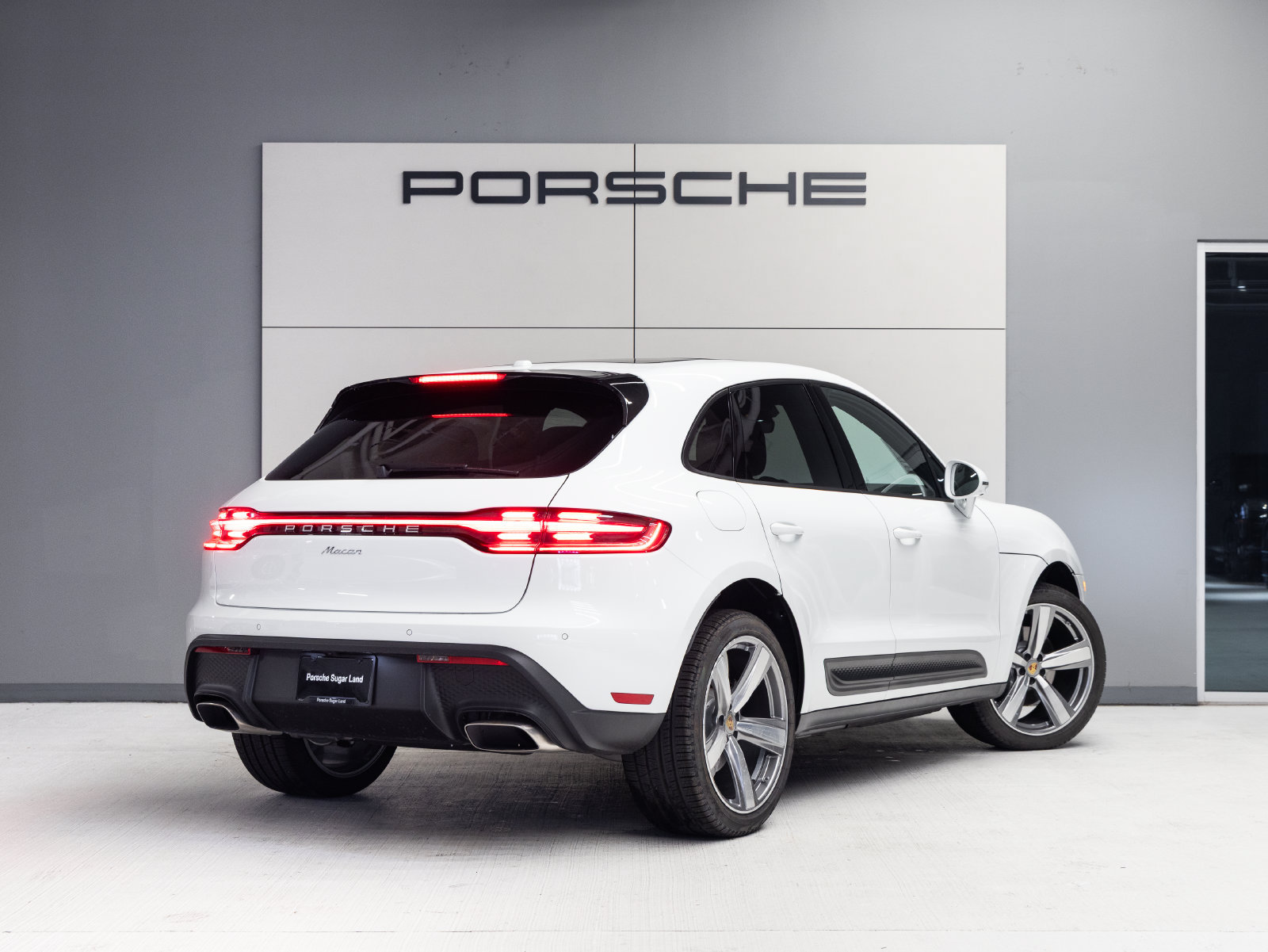 New 2026 Porsche Macan AWD/4WD image 7