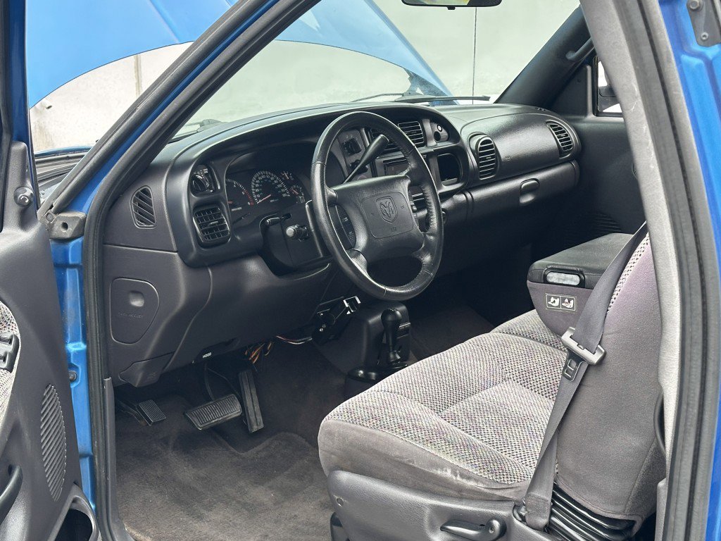 Used 2000 Dodge Ram 1500 Truck ST image 34