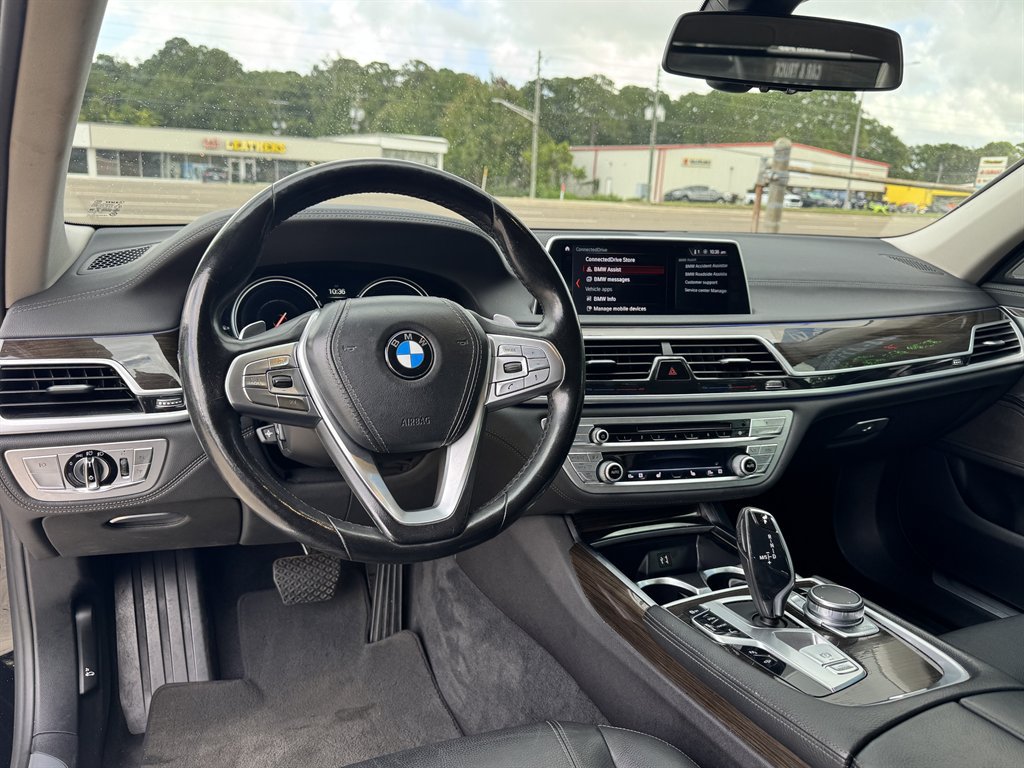 Used 2018 BMW 740i RWD image 9