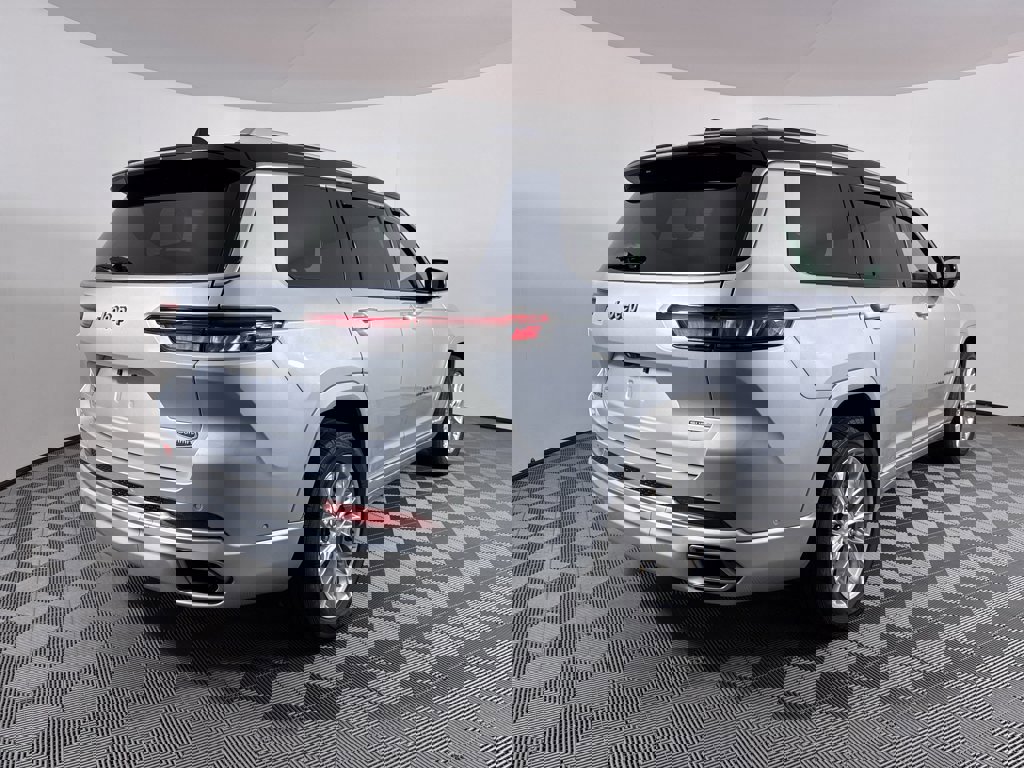 Used 2021 Jeep Grand Cherokee L Summit w/ Luxury Tech Group V image 21