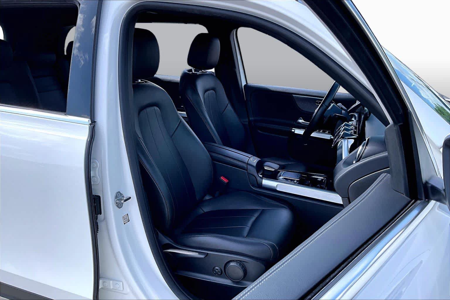 Used 2022 Mercedes-Benz GLB 250 4MATIC image 8