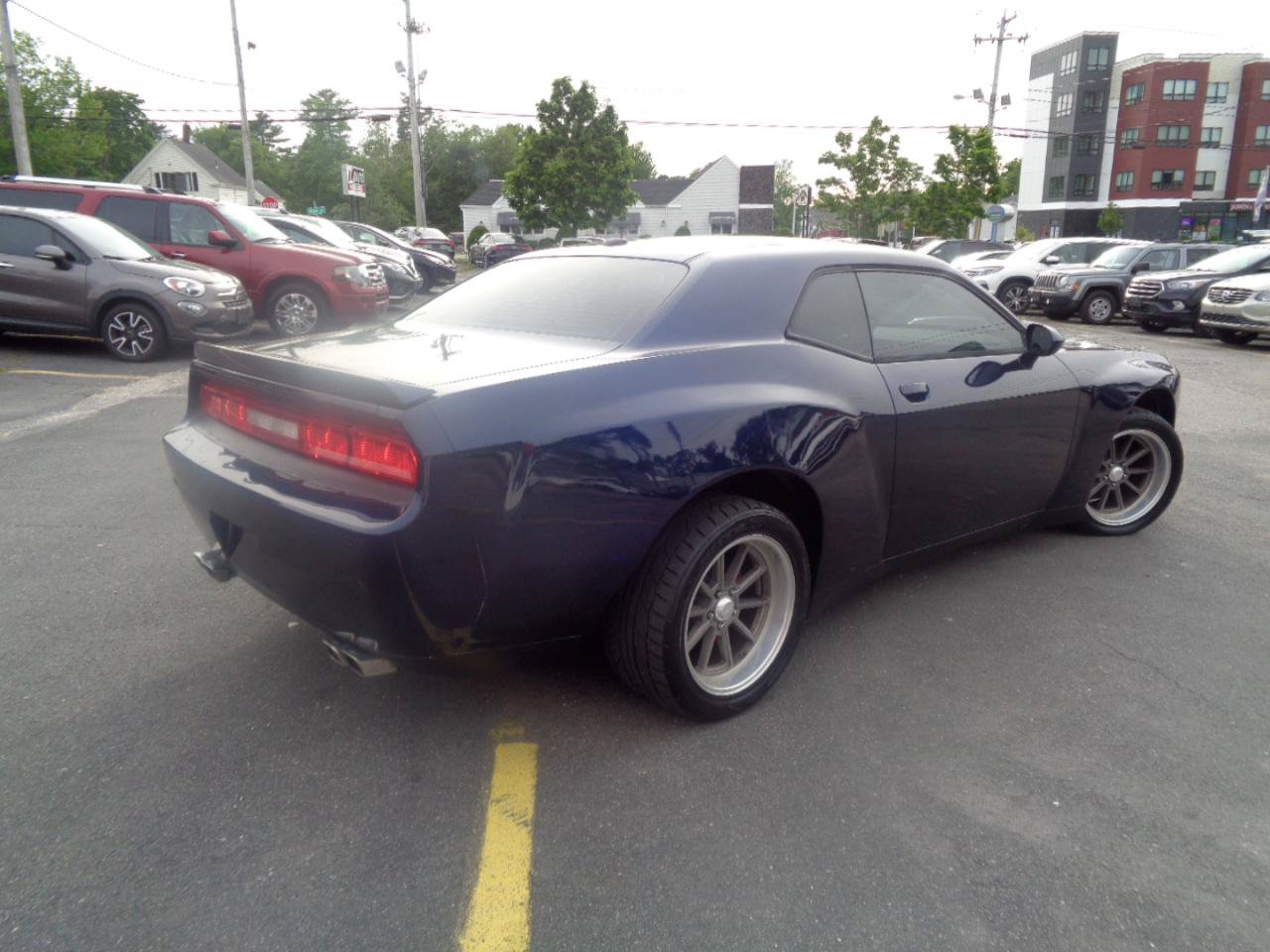 Used 2014 Dodge Challenger R/T RWD image 4