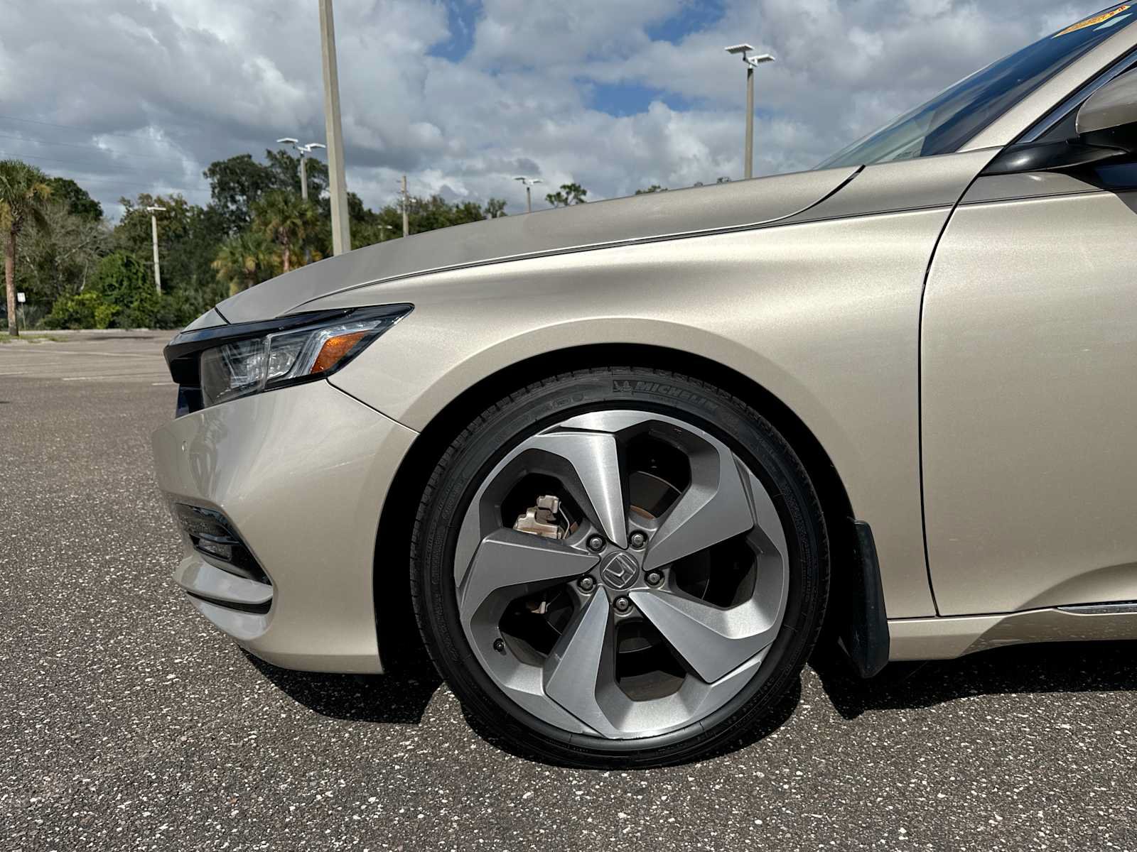 Used 2018 Honda Accord Touring image 11
