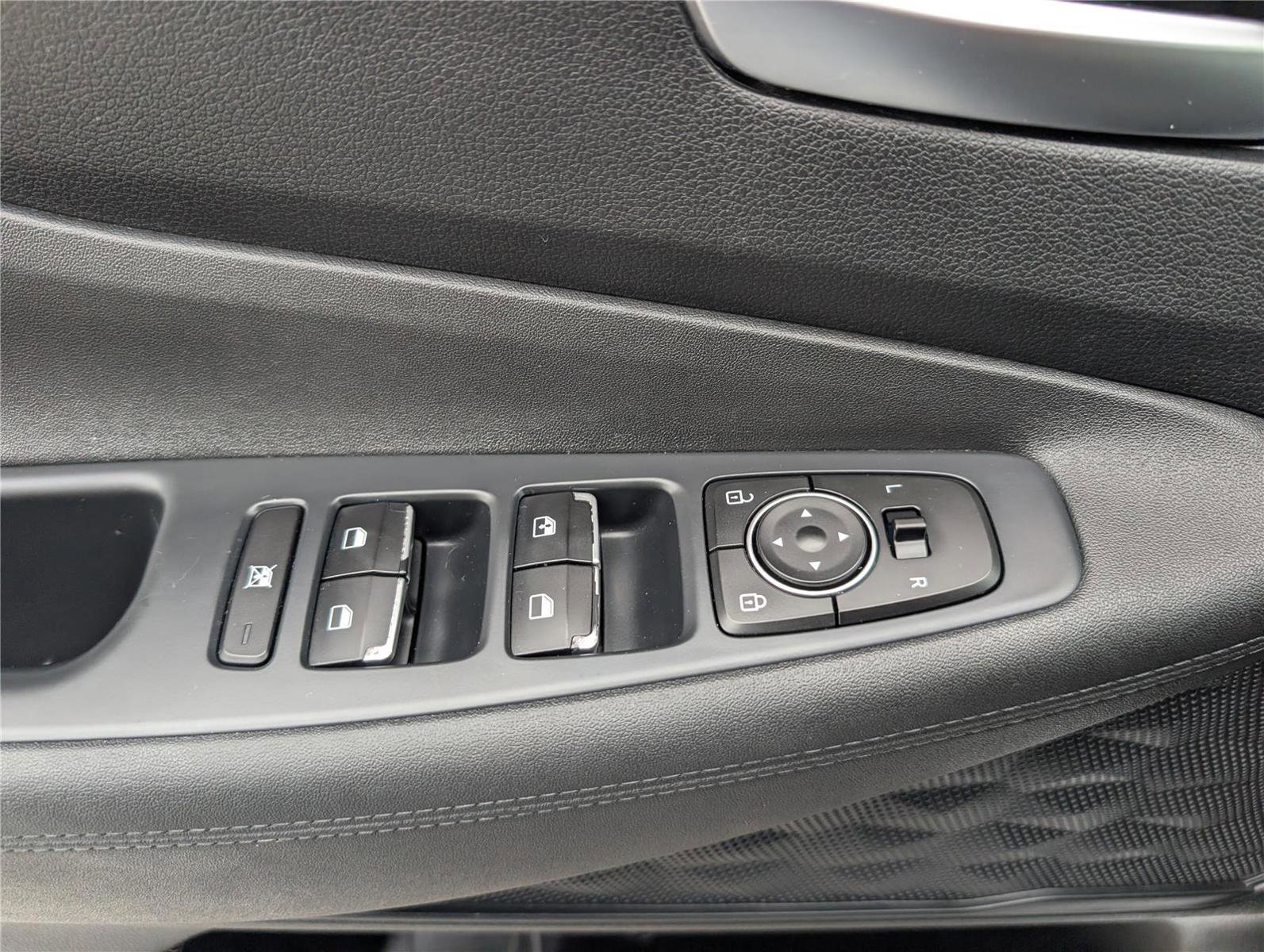 Used 2020 Hyundai Santa Fe SE image 18