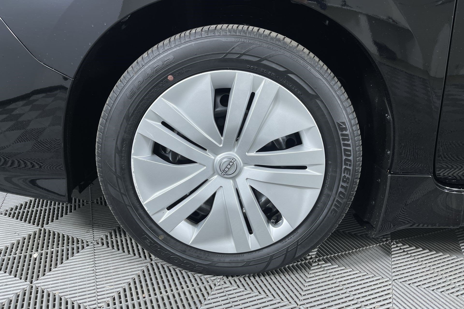 Certified 2025 Nissan Leaf S FWD image 24