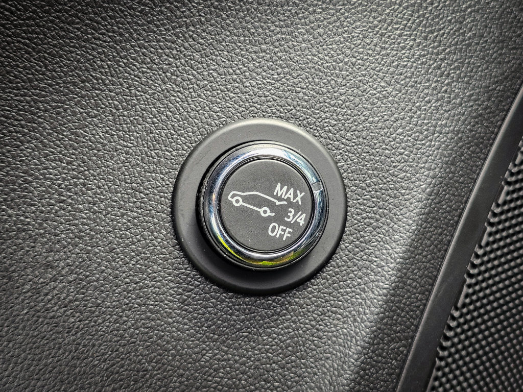 Used 2023 Buick Envision Essence w/ Sport Touring Package AWD/4WD image 13