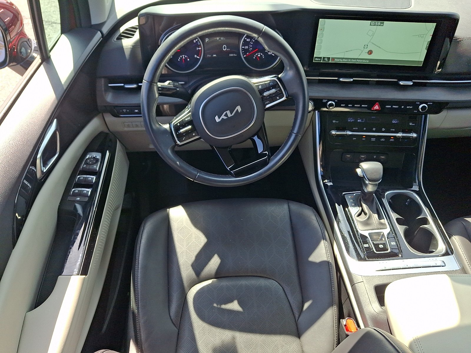 Used 2024 Kia Carnival EX FWD image 12