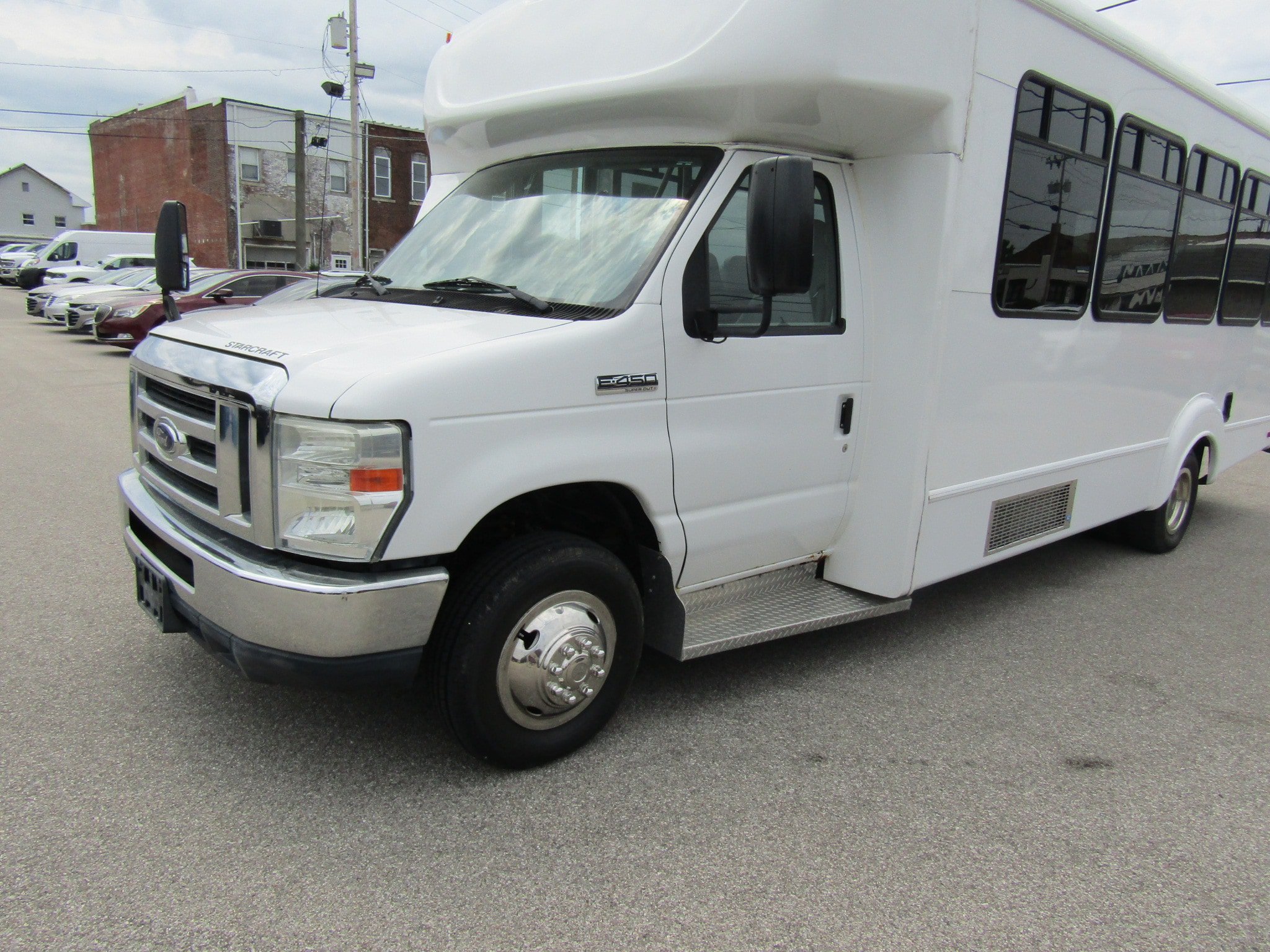 Used 2012 Ford E-450 and Econoline 450 Super Duty w/ Shuttle Bus Prep Pkg RWD image 7