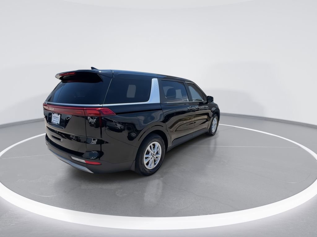 Used 2023 Kia Carnival LX FWD image 8