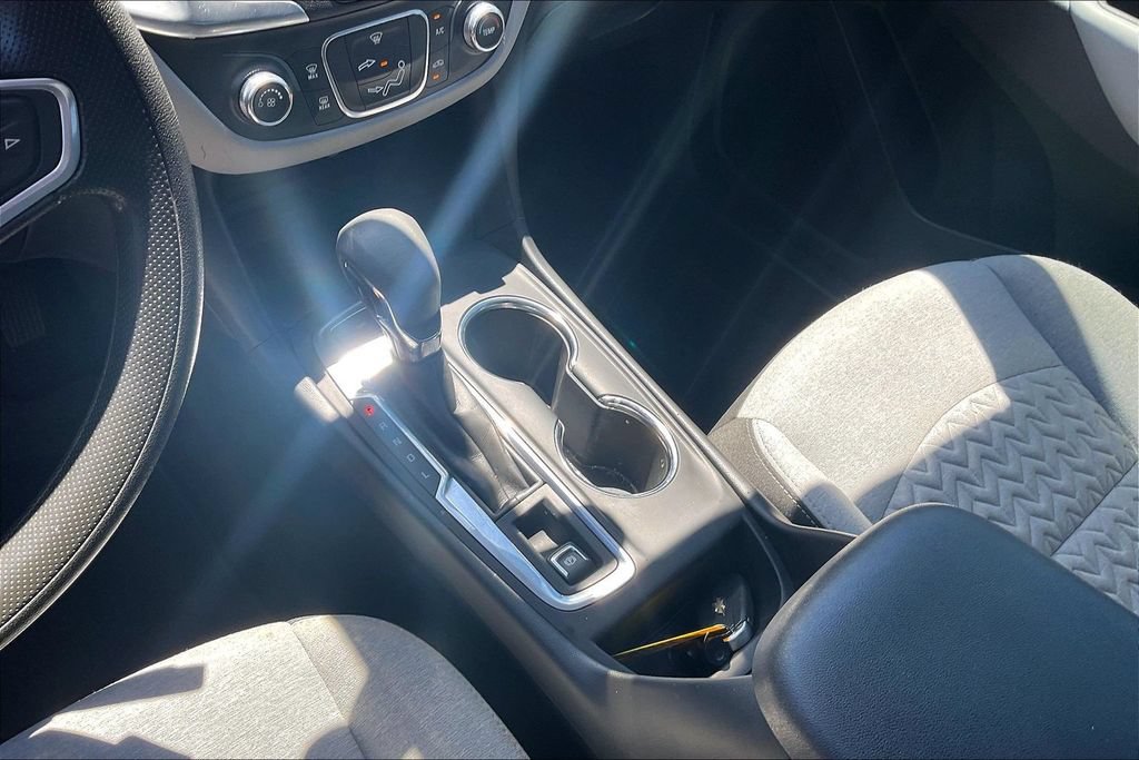 Used 2022 Chevrolet Equinox LS AWD/4WD image 18