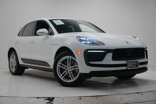 Certified 2026 Porsche Macan AWD/4WD image 24