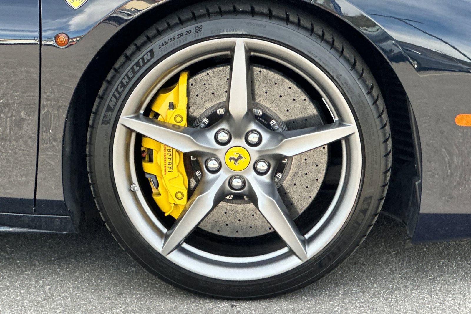 Used 2018 Ferrari 488 Spider image 40