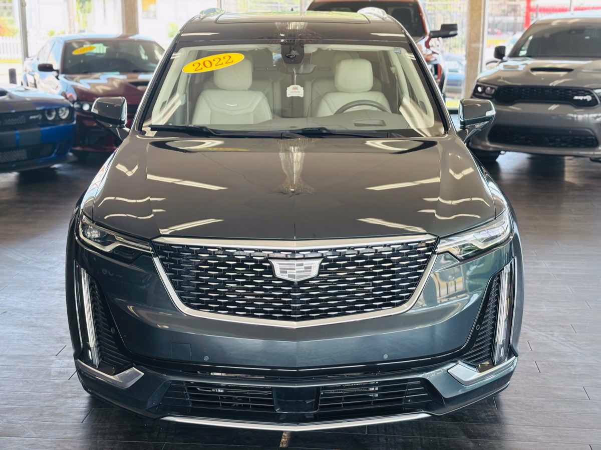 Used 2022 Cadillac XT6 Premium Luxury w/ Technology Package AWD/4WD image 18