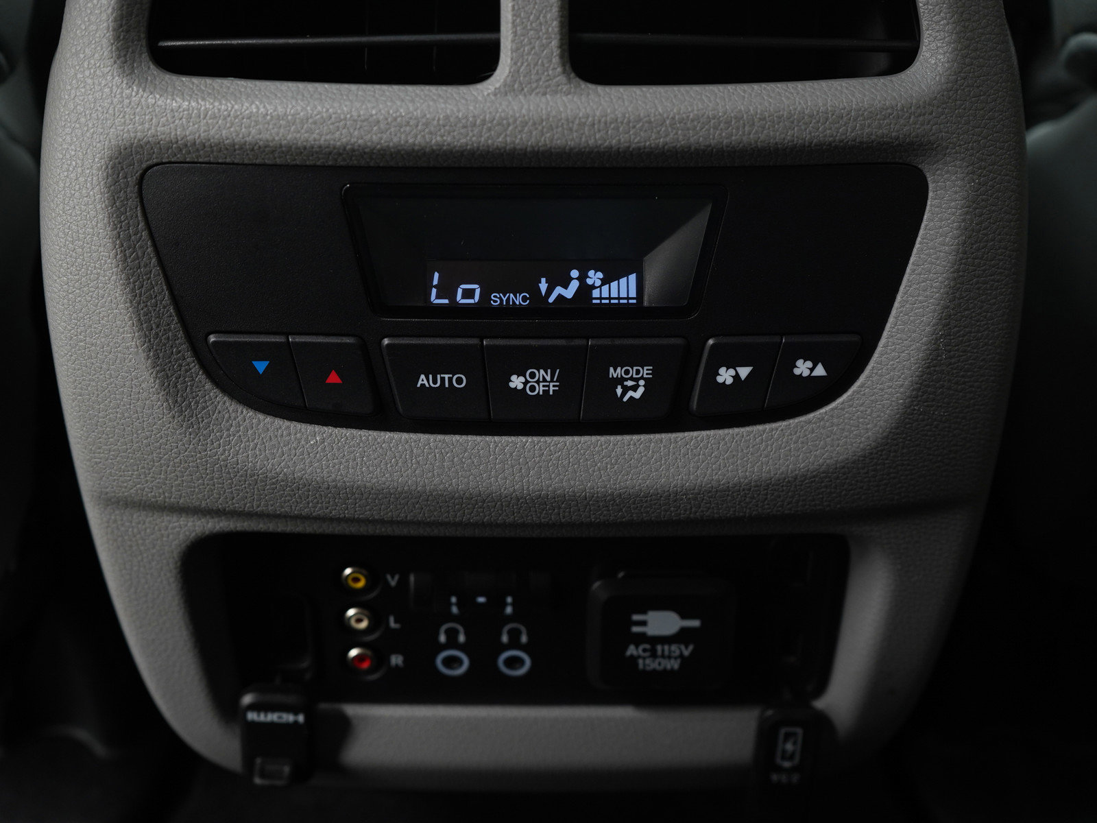 Used 2017 Honda Pilot Touring image 23