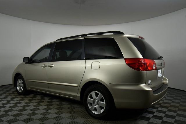 Used 2008 Toyota Sienna Sienna Passenger Van image 15