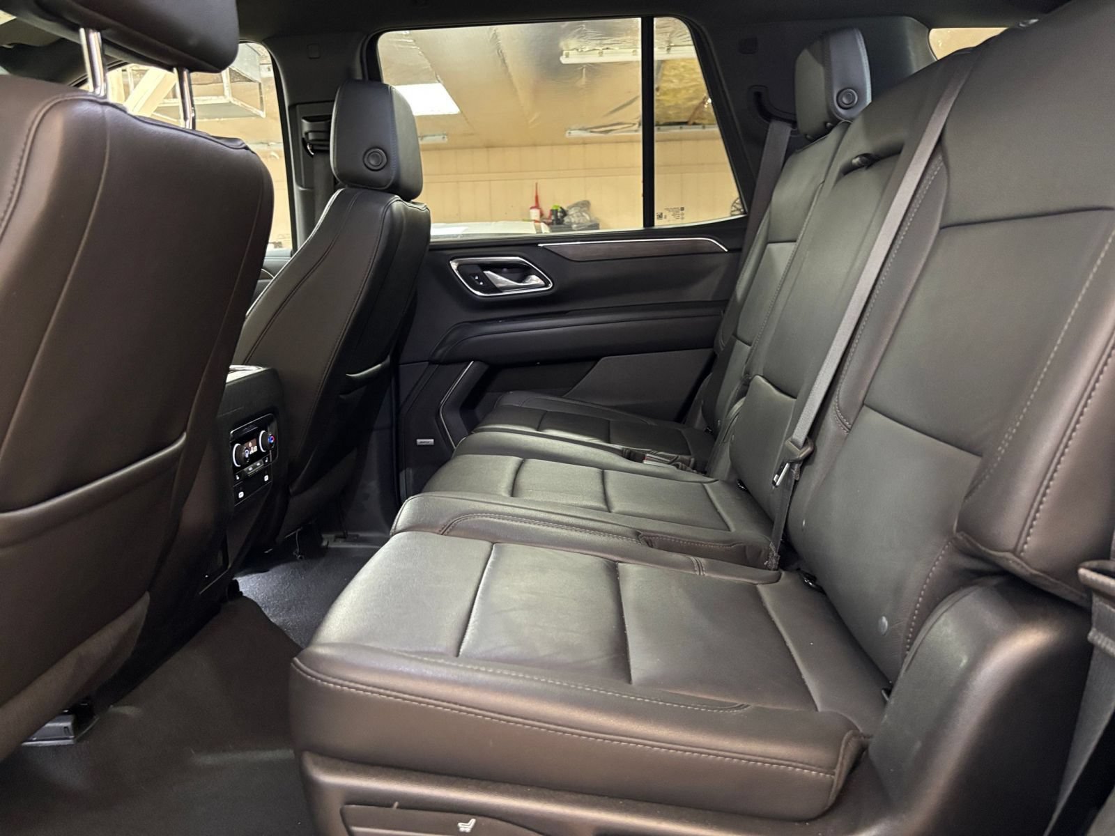 Used 2024 Chevrolet Tahoe LT w/ Luxury Package RWD image 28