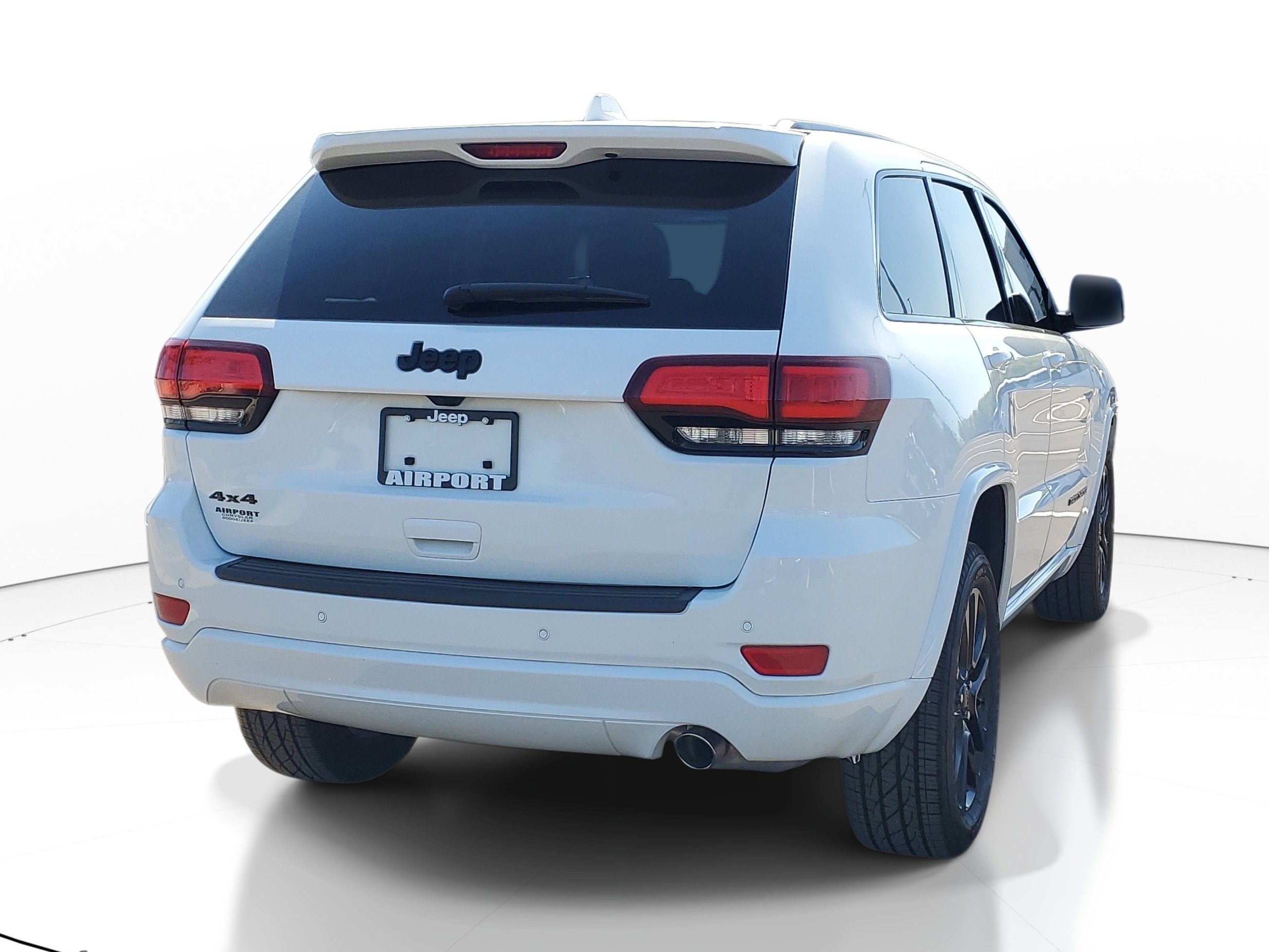 Used 2020 Jeep Grand Cherokee Altitude image 5