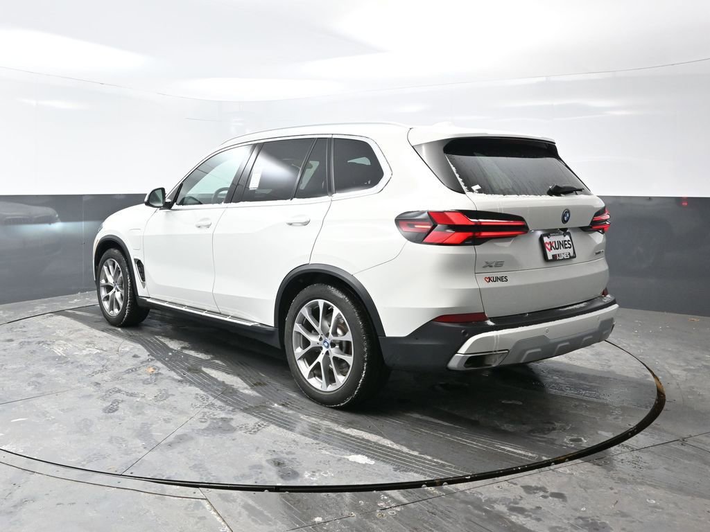 Used 2025 BMW X5 xDrive50e image 12