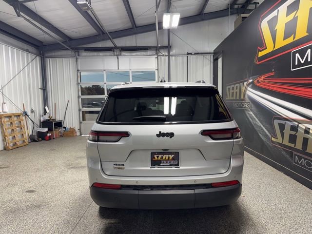 Used 2023 Jeep Grand Cherokee L Altitude AWD/4WD image 16