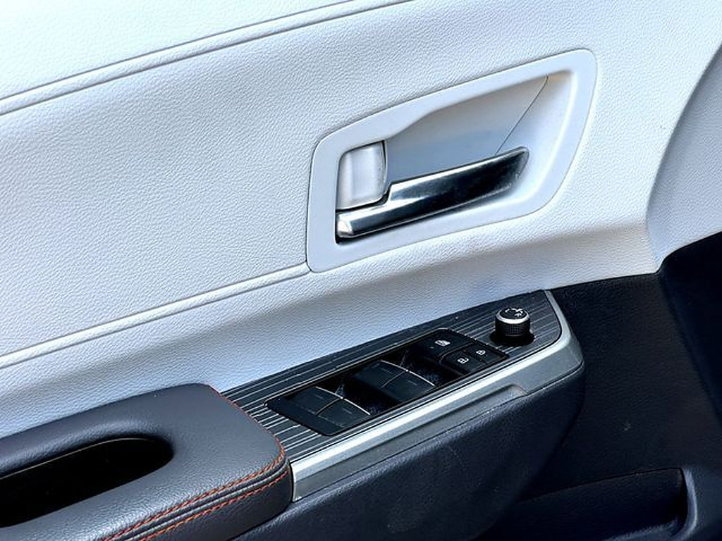 Certified 2023 Toyota Sienna XSE w/ XSE Plus Package FWD image 11