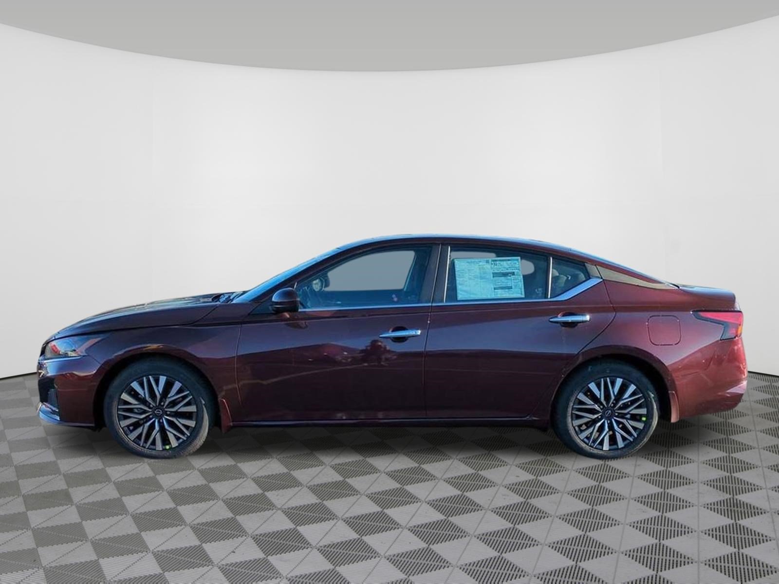Certified 2025 Nissan Altima 2.5 SV w/ SV Premium Package FWD image 15